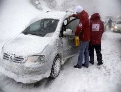 Türk Kızılayı ndan yol yardımı 